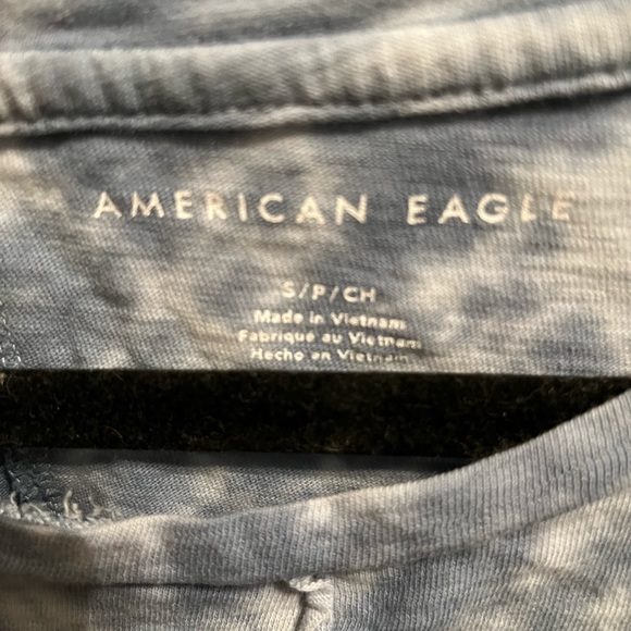 American eagle cropped blue white tie dye t shirt size small, fits like medium - Picture 6 of 6
